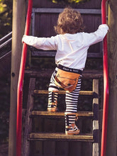 Load image into Gallery viewer, Blade and Rose Fox Leggings